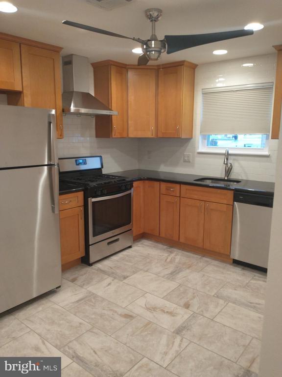 Foto del edificio - 1529 W Porter St