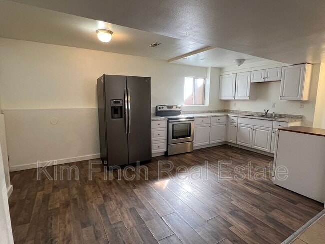 Building Photo - 6099 S Country Hills Drive