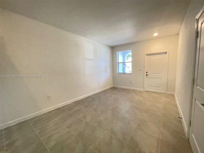 Foto del edificio - 2607 SE 11th St