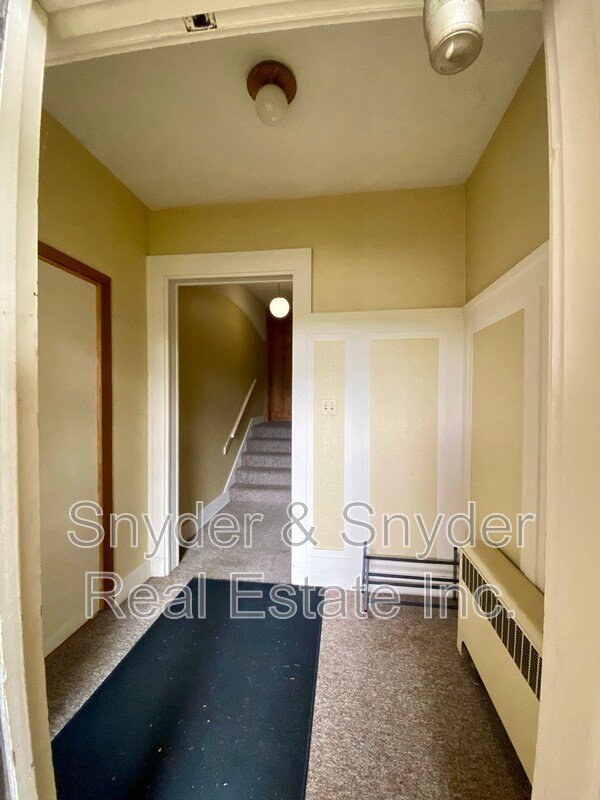 Building Photo - 777 W Market St