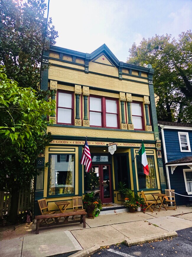 Building Photo - 222 Bohemia Ave
