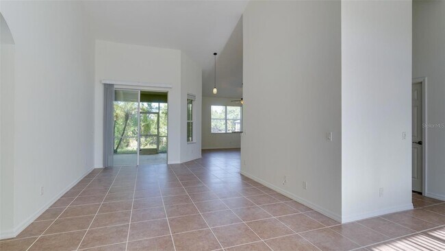 Foto del edificio - 5279 Lovett Rd