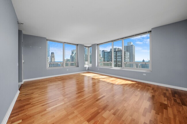 Foto del edificio - 33 W Ontario St