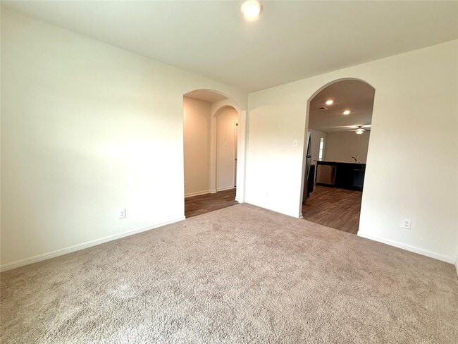 Building Photo - 353 Cres Park Dr