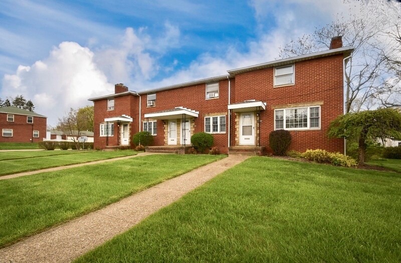 1640 Frazer Ave NW, Canton, OH 44703 Condo for Rent in Canton, OH