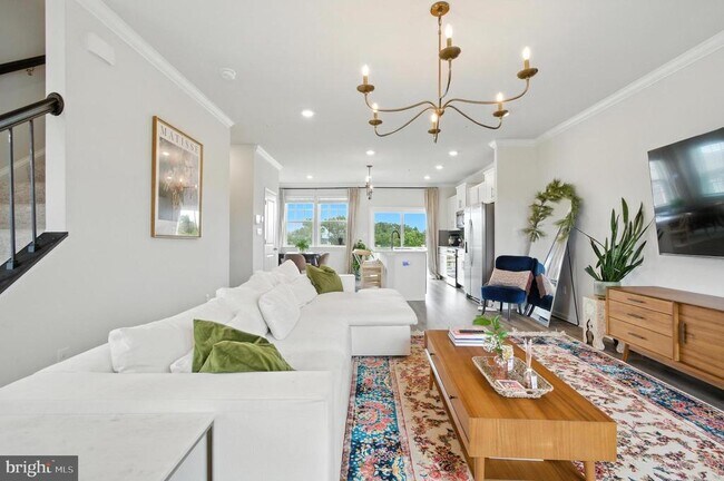 Foto del edificio - 5051 Silver Oak Dr