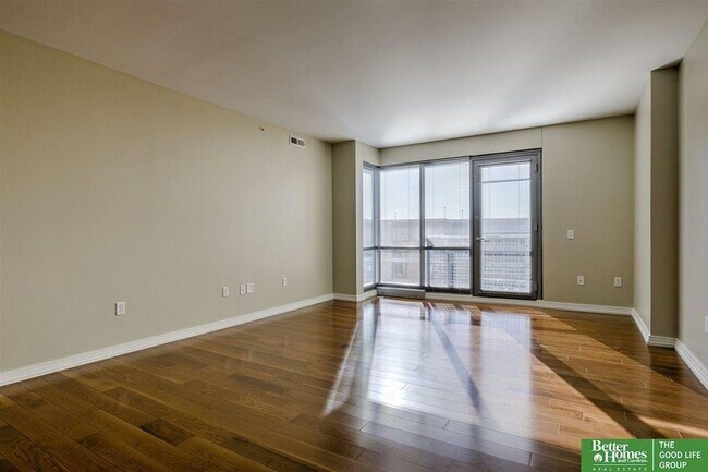 Building Photo - 220 S 31st Ave