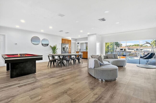 Foto del edificio - 2365 NE 195th St