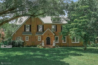 Building Photo - 1212 E Kings Hwy