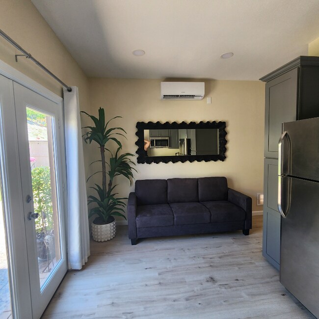 Foto del edificio - 1463 Lost Creek Rd