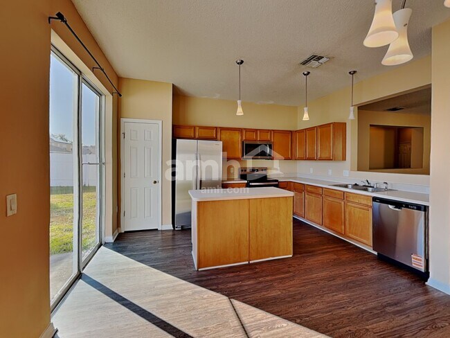 Foto del edificio - 1962 Kimlyn Cir