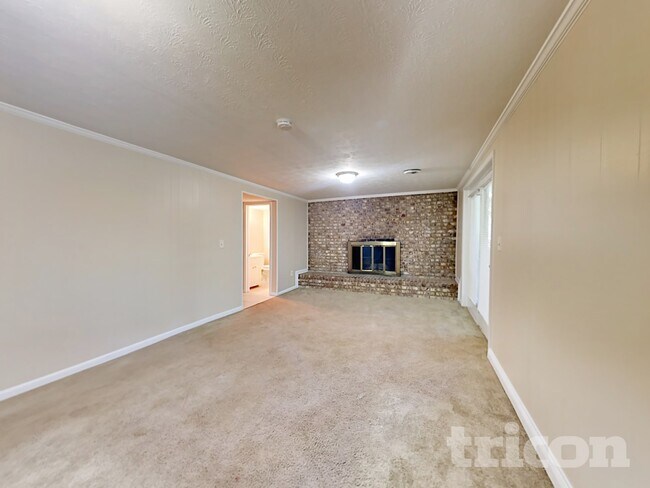 Building Photo - 543 Barbashela Cir