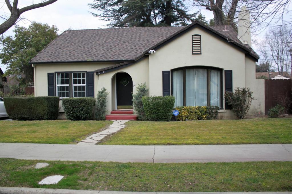 Primary Photo - 121 Elmwood Ct