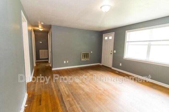 Building Photo - 8325 Oak Dr