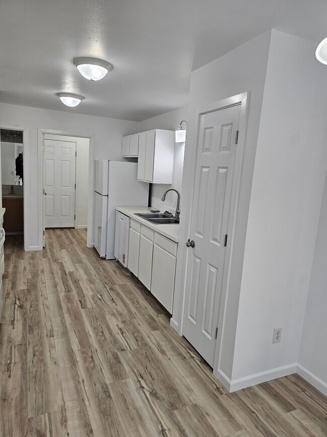 Foto del edificio - 2413 Conger Ave NW