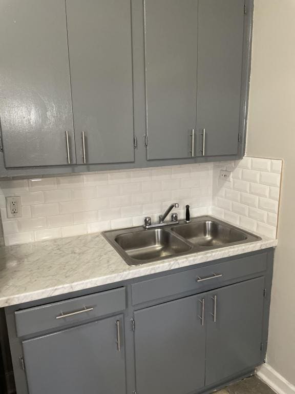 Photo - 510 Raymond Rd House