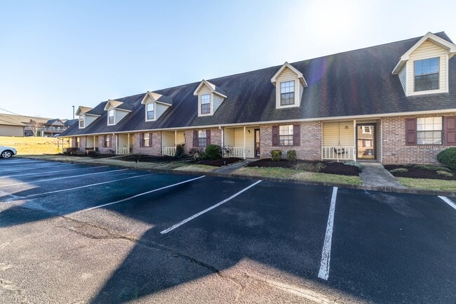 Photo - 928 Chip Cove Ln Townhome