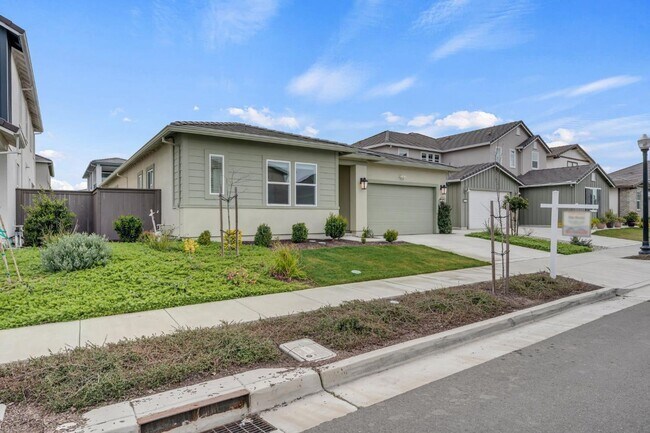 Building Photo - New 4 Bedroom 2.5 Bathroom 2280 sqft Home in Sacramento's Northlake Community for Lease.