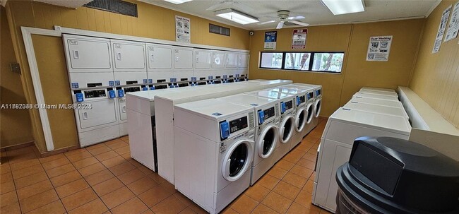 Foto del edificio - 7901 SW 104th St