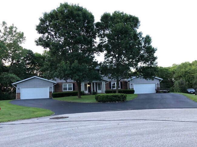 Building Photo - 21500 Lees Ct