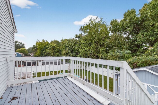 Foto del edificio - 837 Romney Ln