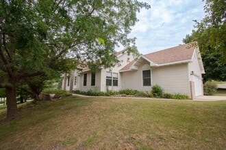 Building Photo - 919 Baird Ln NE