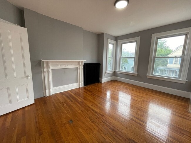 Foto del edificio - 10 Courtney Ave
