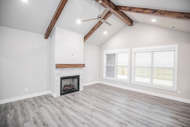 Building Photo - ***1900 Seay Circle***