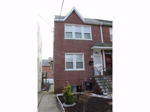 Primary Photo - 3032 Coddington Ave