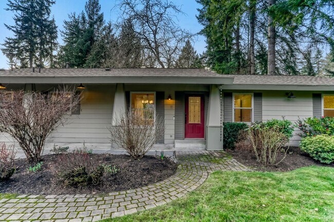 Building Photo - 3bd/2ba Woodinville Home