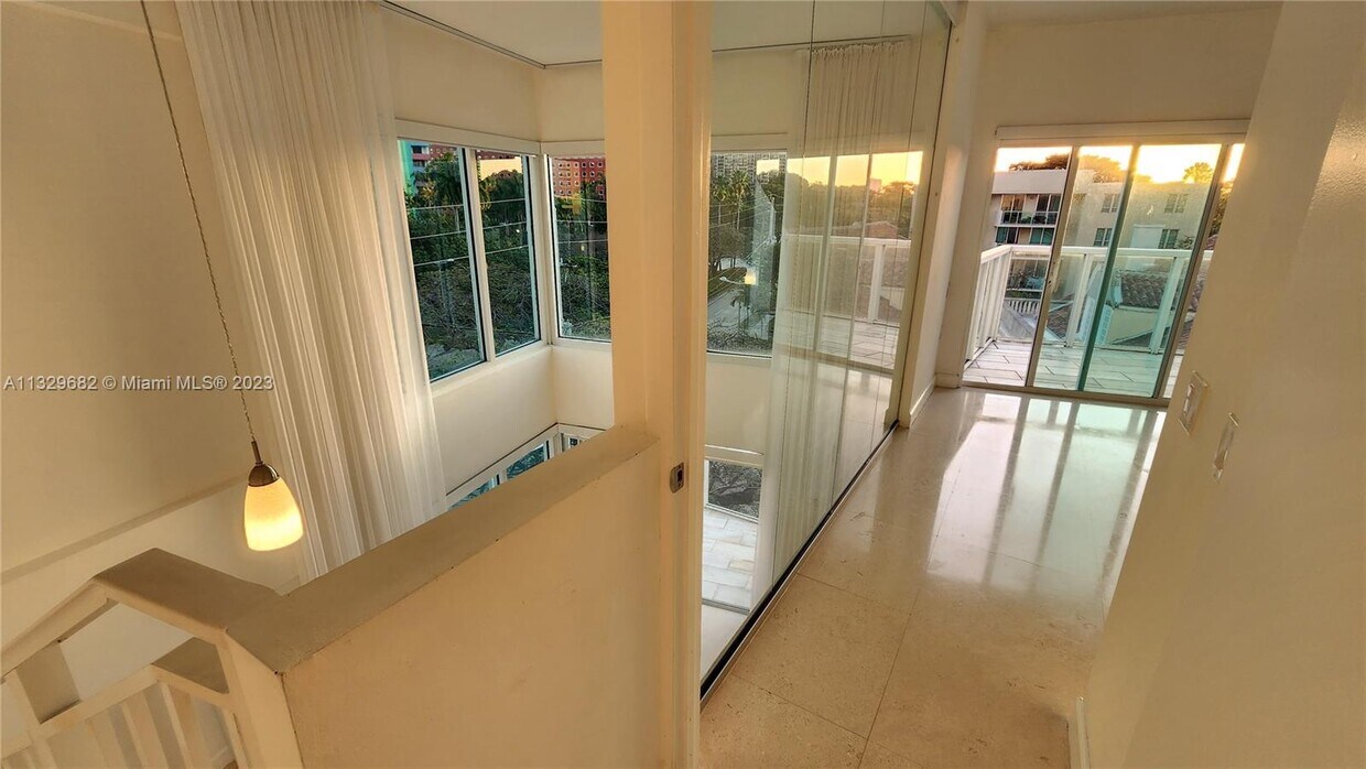 Foto principal - 1528 Brickell Ave