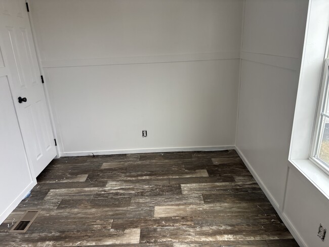 Building Photo - 1045 Conrad Dr