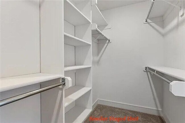 Foto del edificio - Stunning and Bright 3BR 2.5BA Townhome w/ 2-Car Garage • Quartzite Kitchen • Deck in Parkville