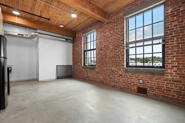Foto del edificio - 88 Gerrish Ave