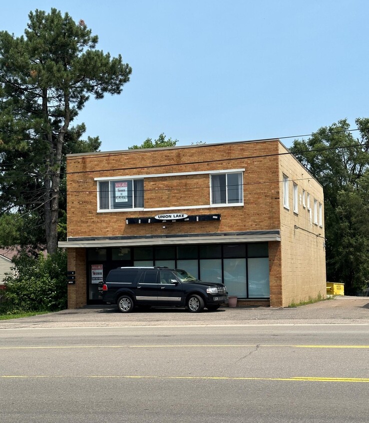 Primary Photo - 2579 Union Lake Rd