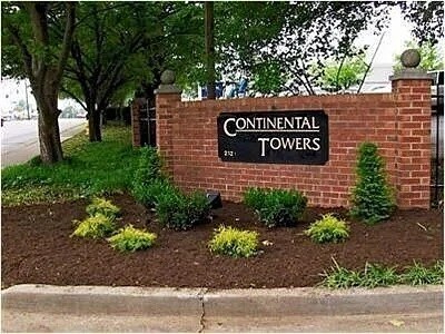 Foto del edificio - 2121 Nicholasville Rd