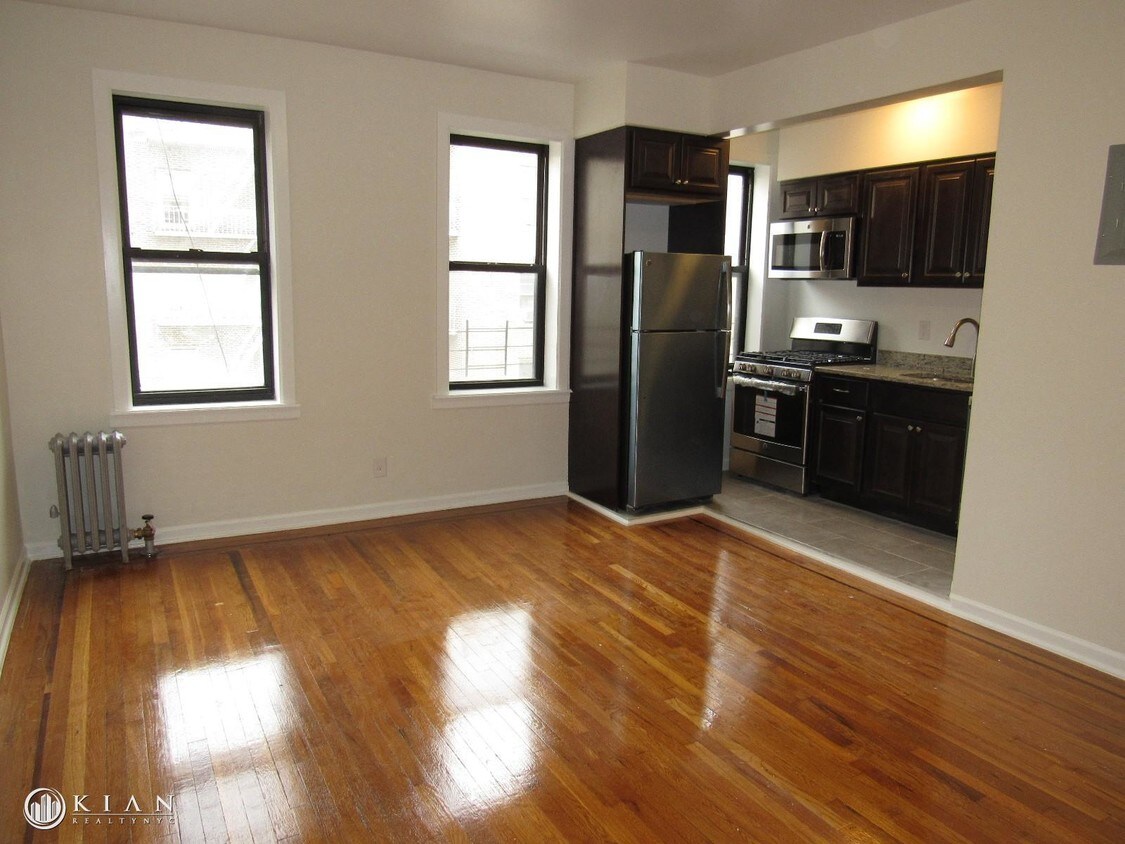 Foto principal - 13270 Sanford Ave