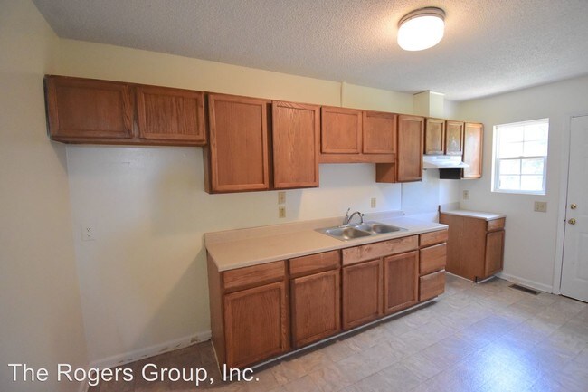 Foto del edificio - 607&609-609 Hicks Mill Rd