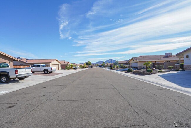 Building Photo - 13766 E 45th Ln