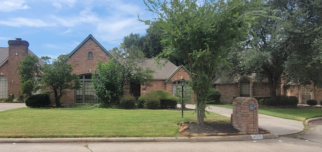 Foto principal - 5106 Olympia Fields Ln
