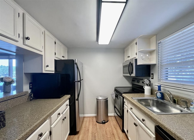 Building Photo - 250 Sugar Gum Ln