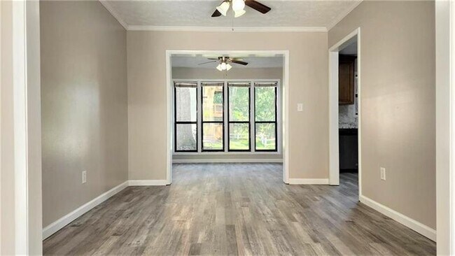 Foto del edificio - 401 Park Ridge Cir