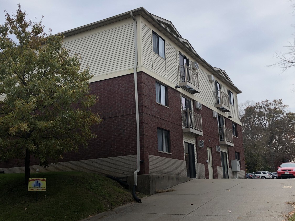 Primary Photo - 807 E Washington St