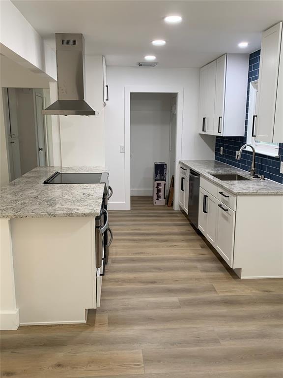 Building Photo - 3503 Roanoke Dr