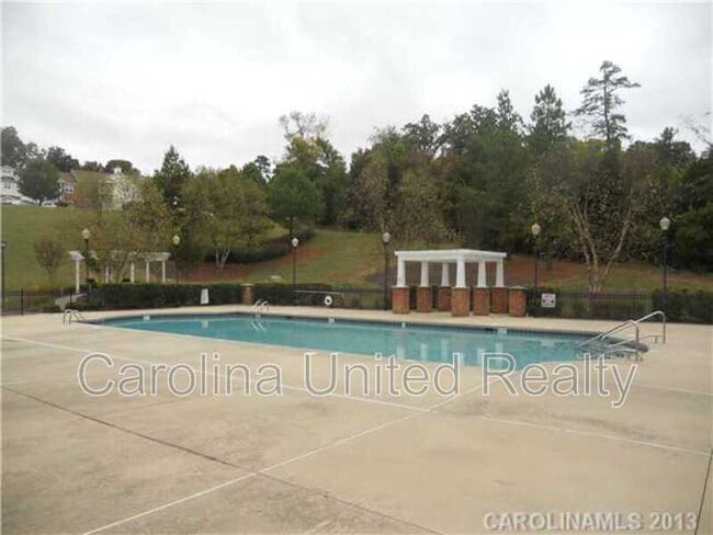 Building Photo - 10675 Hill Point Ct