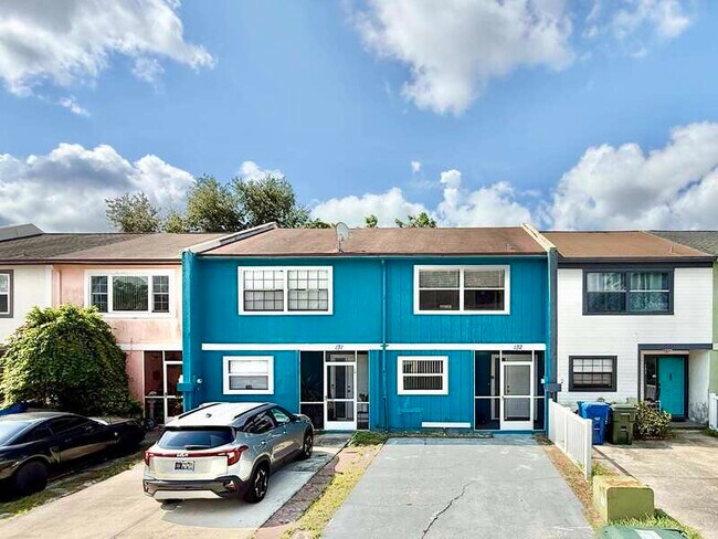 Foto del edificio - 2820 S Pines Dr