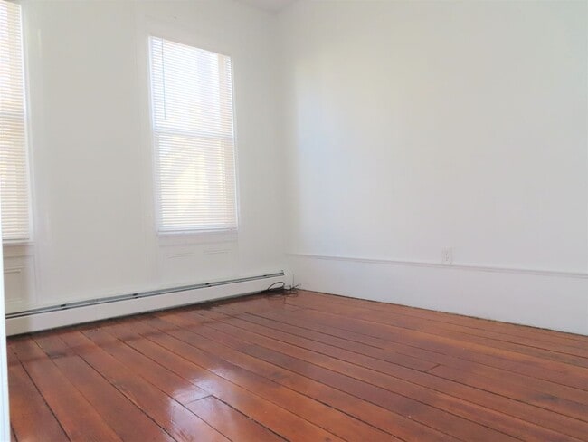 Building Photo - 126 Porter St