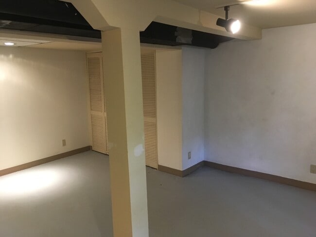 Building Photo - 8411 Abbott Ln