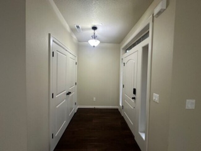 Foto del edificio - 10136 SW Barber St