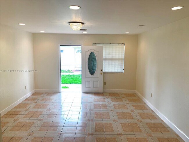 Foto del edificio - 1389 NE 110th Terrace